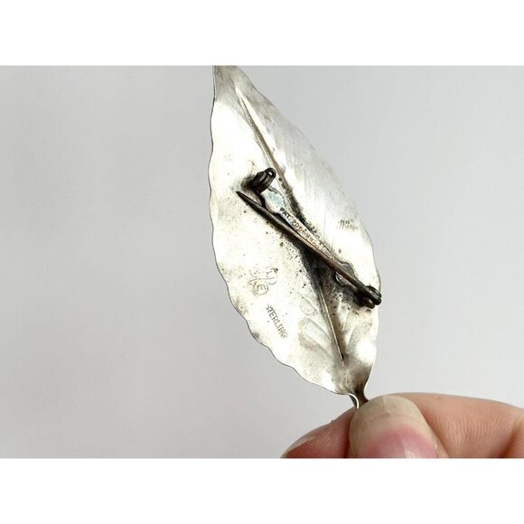 Stuart Nye Leaf Shaped Hand Wrought Sterling Silver Vintage Hand Carved Brooch - Picture 5 of 8